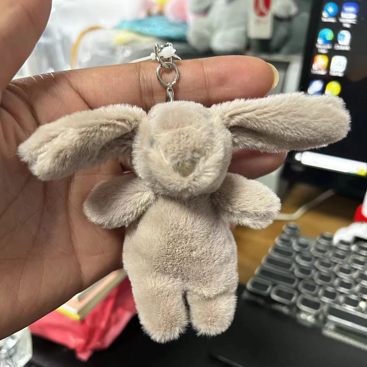 Stuffed Animals Cute Cartoon R - огляд і ціна Carabiner Keychain