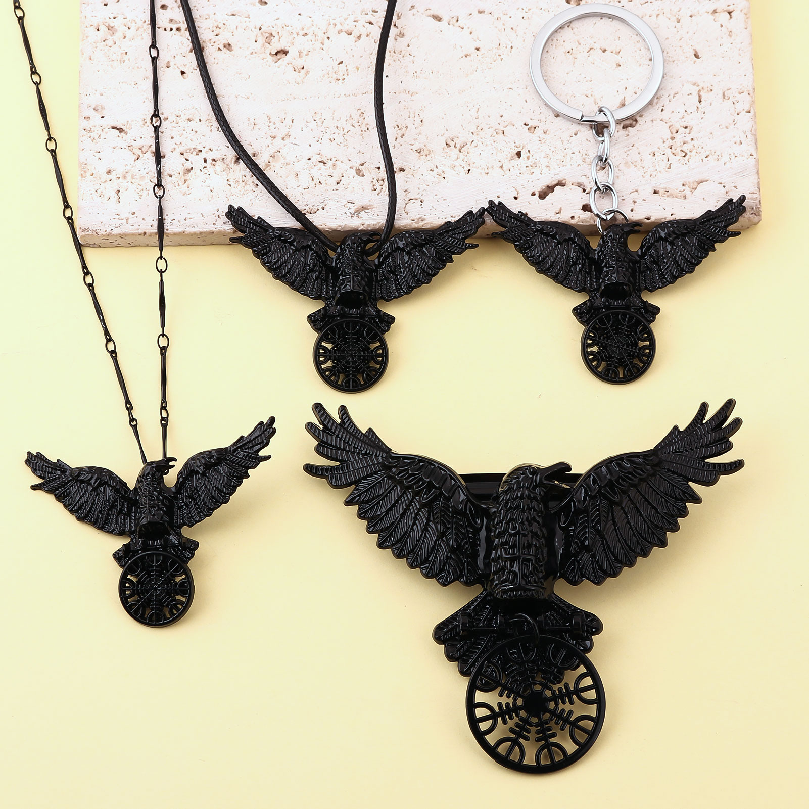 Vintage Viking Black Crow Neck - огляд і ціна Compass Keychain Mini